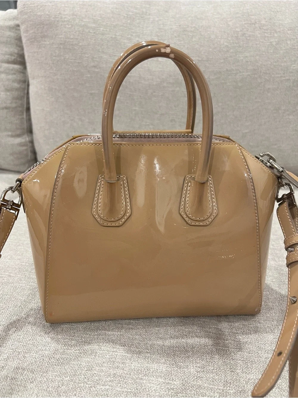 Givenchy Antigona Mini Patent Leather Bag - Picture 5 of 13